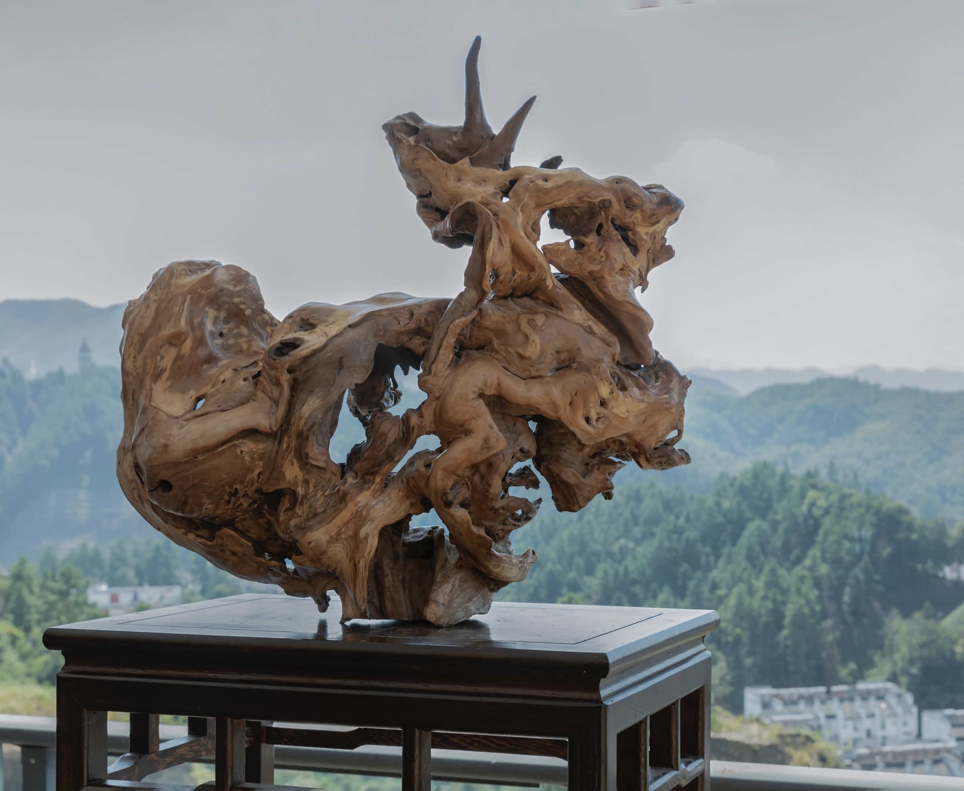 根读艺术作品麒麟踏云主图